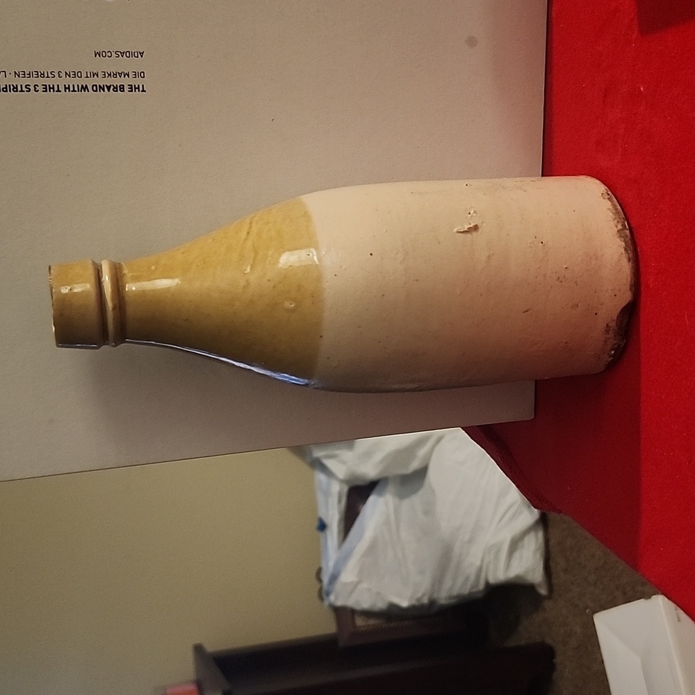 Antique Stoneware Clay Ginger Beer Bottle. Handpainted. (1850s-1880s). Unbranded